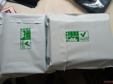 HDPEの物質的な自己接着急使は包装のためのグラビア印刷の印刷を袋に入れます